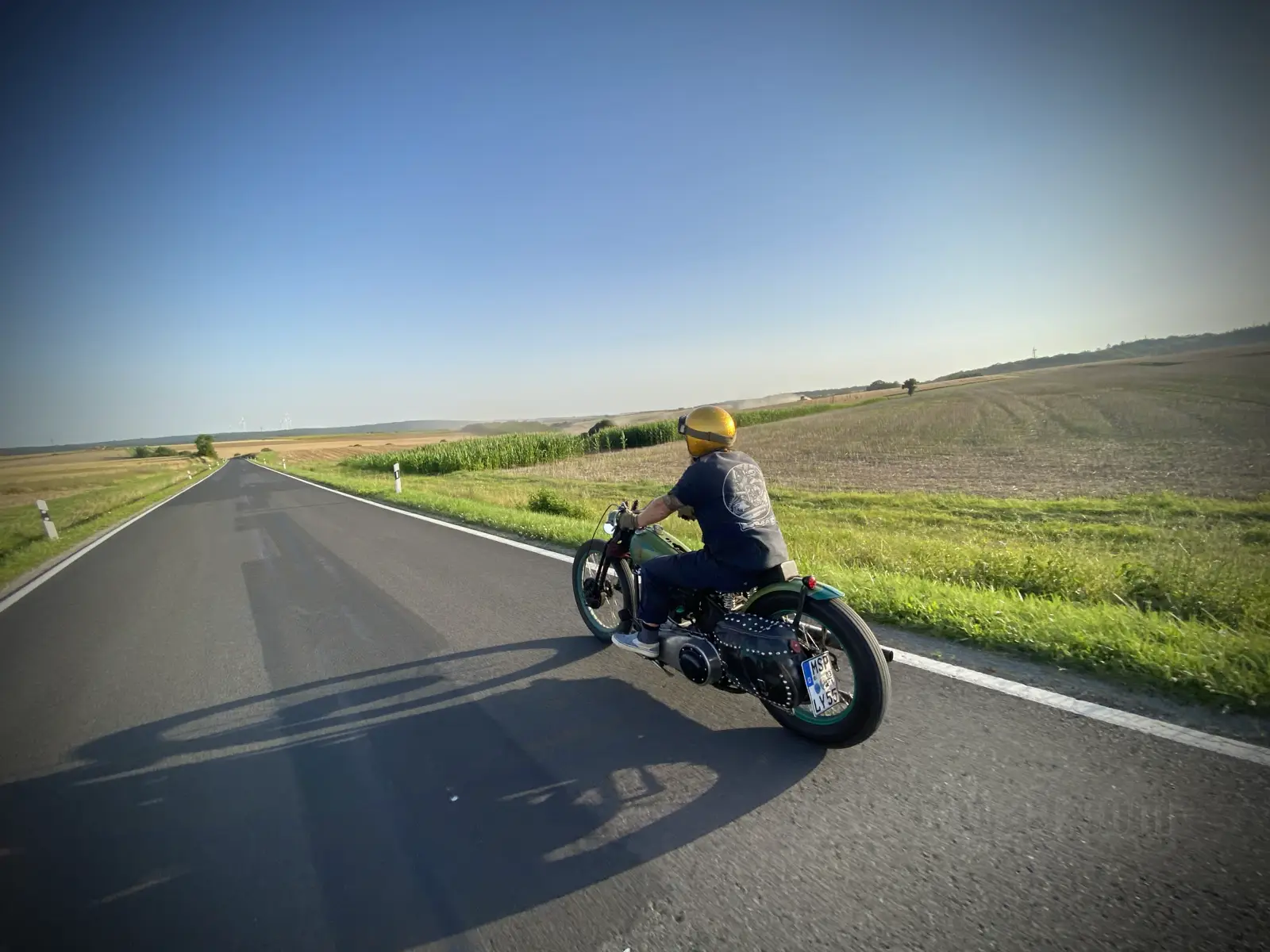 Shinko E270 Super Classic Tires
