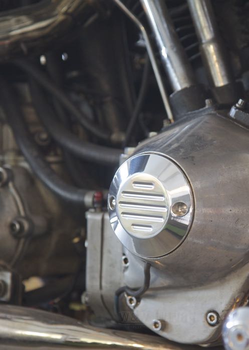 Coperchio accensione »Ball milled« di CPV; atto per Big Twin 1970-1998, Softail 1999, Sportster 1971-2020; alluminio billet, lucidato; Paesi Bassi; peso lordo: 130 g