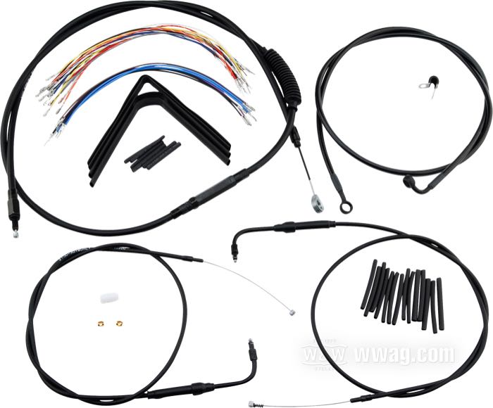 Kit di cavi e condotto freno di Burly Brand; atto per Softail FXST/B/D 2007-2010 (senza ABS); acciaio / vinile / rame / plastica, nero, satinato; altezza massima del manubrio: 45 cm; cavo frizione (cavo interno): 200 cm; cavo accel./chius. (cavo interno): 131 cm; condotto freno (centro banjo → centro banjo): 142 cm; cabblaggi: 38 cm; con istruzioni; senza marchio omologazione; peso lordo: 1.36 kg
