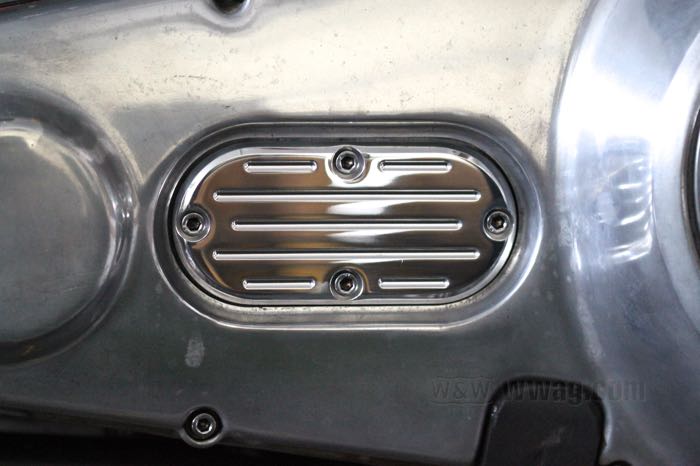 Coperchio ispezione di CPV; atto per modelli FL dal 1965, per quelli FX a 4 marce con comandi avanzati, per Softail e Dyna Wide Glide a partire dal 1984; alluminio billet, lucidato; Europa; peso lordo: 240 g