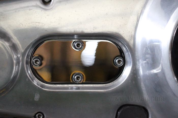 Coperchio ispezione »Standard«; atto per tutti i modelli FL a 4 marce dal 1965 in poi, oltre a FXWG e FXST e tutti gli altri modelli con comandi avanzati; acciaio, cromato; rimpiazza OEM HD 60572-86; peso lordo: 240 g