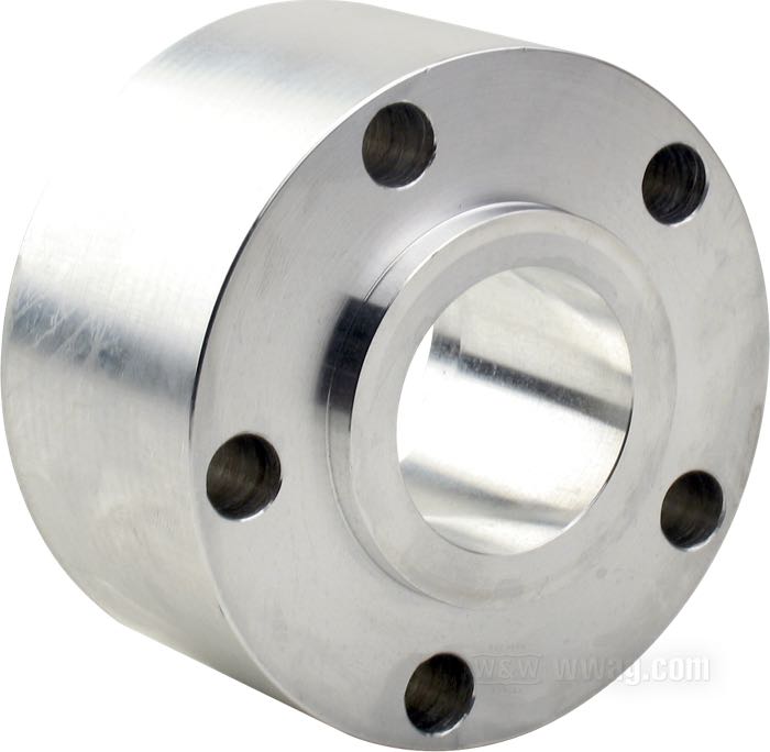 Distanziale di flangia mozzo di Bates; per Corona a catena / Puleggia; atto per modelli 2000→; alluminio billet; Ø collare centraggio: 56 mm; Ø esterno: 99.5 mm; disassamento: 50 mm; max. Ø viti di montaggio: 7/16