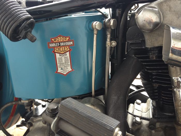 Condotto di ritorno di Strange Bird; atto per Big Twin OHV 1936-1937; pompa nel serbatoio olio; acciaio, CAD (procedimento ZnNi); rimpiazza OEM HD 3571-36A; U.S.A.; peso lordo: 117 g