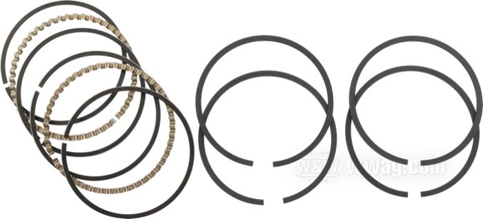 Set fasce pistone di Hastings; atto per 1340cc Evolution Big Twin, 1200cc Evolution Sportster →2003; ghisa / acciaio, fasce di tenuta con bordi a cromatura dura; taglia: +0.010 ”; alesaggio nominale: 3-1/2 ”; altezza fascia compressione: 1/16 ”; altezza fascia olio: 5/32 ”; rimpiazza OEM HD 21922-83; U.S.A.; peso lordo: 108 g