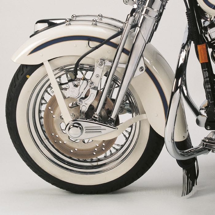 Bolt kit by Performance Machine; fits FLSTS 1997→; steel, chrome-plated; socket head; thread: 3/8”-24; gross weight: 80 g