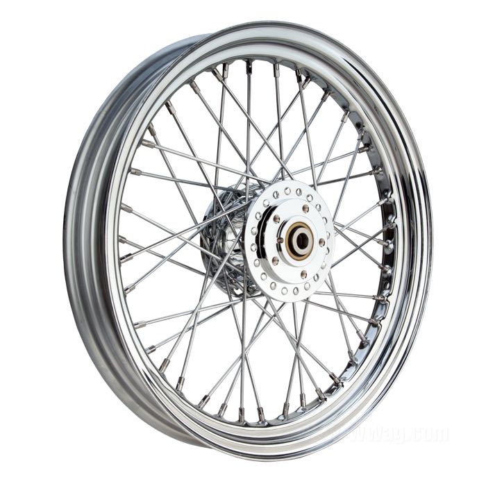 Speichenrad vorne; passend für FX/XL 1978-1983; schmale Vorderradnabe Typ FX/Sportster 1978-83 DF; Nabenfinish: verchromt; Ø Zentrierbund: 61 mm; Doppelflansch 5/16”-18 Gewinde; Profil: Tiefbett; Felgenfinish: verchromt; 2.5x19 ”; Speichen: Stahl verchromt; passende Radachse Ø: 3/4 ”; Metallventil mittig; ersetzt OEM HD 43341-78; Bruttogewicht: 9.8 kg