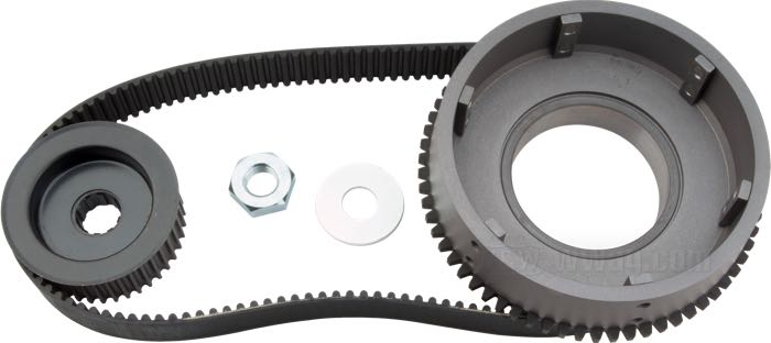 Transmisión correa dentada de Rivera Primo; para aplicación abierta o cerrada; apropiado para Big Twin (4 vel.) 1965-1984, salvo FXB, FXSB, FXWG 1984→, FLH Classic 1982, FLH 1983→; acero / aluminio / poliuretano / fibra de carbono; ancho: 1-1/2”; arranque a patada & eléctrico; tipo de eje: dentado; paso de los dientes: 8 mm; número de dientes: 41 x 61; EE. UU.; peso bruto: 4.5 kg