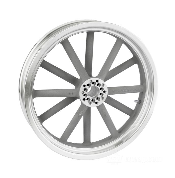 Rueda »MAG-12« de Cannonball; aluminio fundido, acabado MAG; 3x16 ”; válvola de metal central; certificado, homologado JWL (JASO); Alemania; peso bruto: 6.65 kg