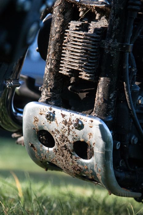 Plateau de protection carter-moteur »Baja Heavy Duty « de LeBeeF; adaptable à Sportster 2004-2020; acier, argenté, galvanisé; longueur x largeur: 55 x 19.5 cm; avec nécessaire de montage; Suède; poids brut: 1.95 kg