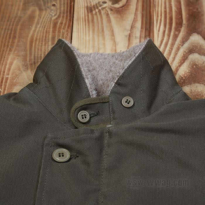 Veste »1944 N-1 « de Pike Brothers; coton / laine, vert olive, ciré, doublure intérieur grise; taille: XL; unisex; avec boutons de rechange; Turquie; poids brut: 1.93 kg