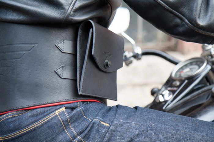 Belt bag; leather, black; height: 15 cm; width: 16 cm; gross weight: 234 g