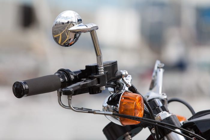 Rear view mirror »Vision Round« by Performance Machine; billet aluminum, chrome-plated; Ø 7 cm; position: left or right; length L1: 25 mm; length L2: 75 mm; head angle α: 90 °; gross weight: 306 g
