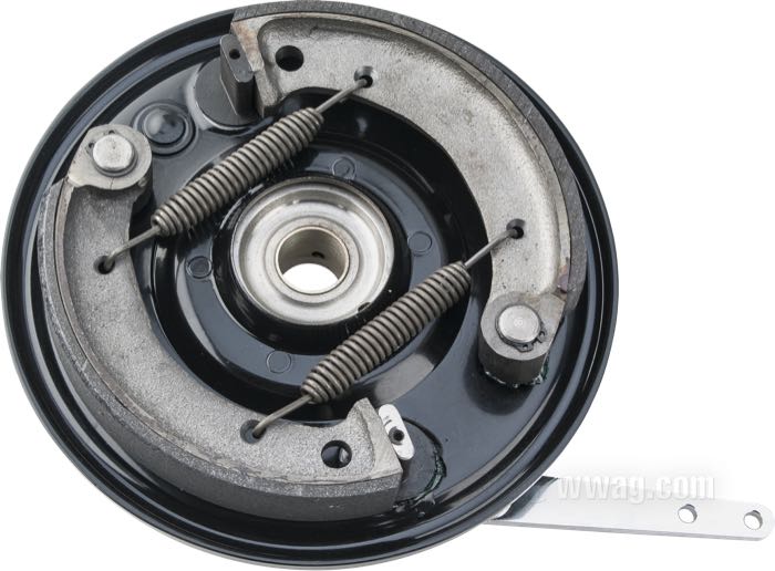 Kit freno a tamburo »Duplex« di Samwel Supplies; atto per Big Twin 1936-1948, WLC e Servi-Car 1941-1957; acciaio, nero, rivestito a polvere, leve cromate; con tamburo, portafreno e ganasce; Europa; peso lordo: 5.2 kg