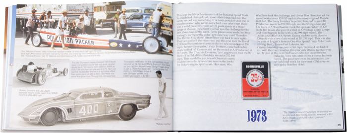 Libro »Bonneville - A Century of Speed«; papel; ancho x alto: 31.5 x 23.7 cm; de David Fetherston, Ron Main; tapa dura; color + blanco y negro; 298 páginas; inglés; peso bruto: 1.73 kg
