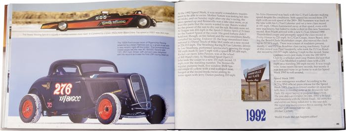 Libro »Bonneville - A Century of Speed«; papel; ancho x alto: 31.5 x 23.7 cm; de David Fetherston, Ron Main; tapa dura; color + blanco y negro; 298 páginas; inglés; peso bruto: 1.73 kg
