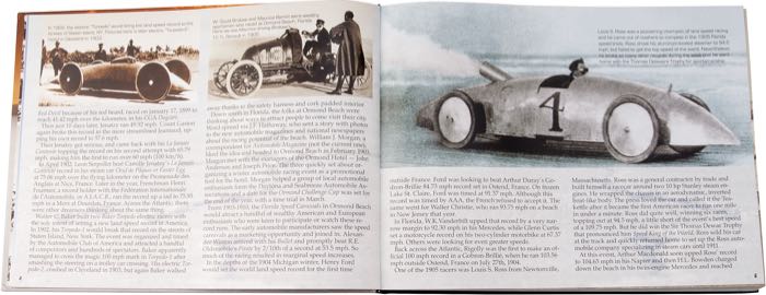 Libro »Bonneville - A Century of Speed«; papel; ancho x alto: 31.5 x 23.7 cm; de David Fetherston, Ron Main; tapa dura; color + blanco y negro; 298 páginas; inglés; peso bruto: 1.73 kg
