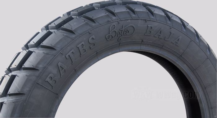 Pneumatico »Baja 90« di Bates; gomma / acciaio; Punto installazione: anteriore o posteriore; 130/90B16 73T; per uso senza camera; cerchi permessi min-mass: 2.50 - 3.50; omologato ECE R75, omologato DOT; Germania; peso lordo: 7.26 kg; peso volumico per la spedizione: 13.07 kg