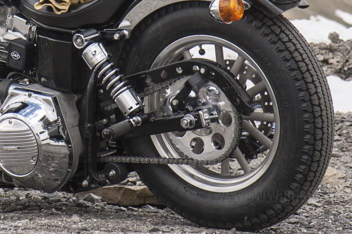 Rear wheel »MAG-12« by Cannonball; cast aluminum, MAG finish; adapted rear hub 1973-07 type; Ø centering collar: 56 mm; dual flange 3/8”-16 and 7/16
