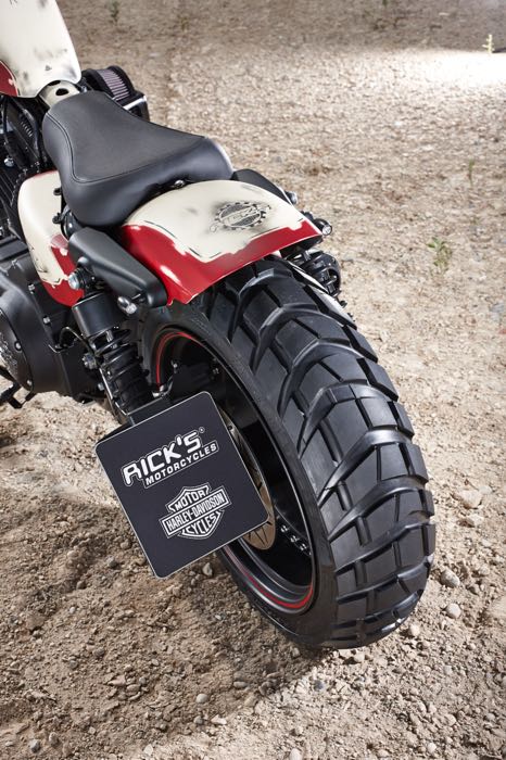 Nummernschildhalter seitlich von Rick’s; passend für Sportster 2005-2020; Edelstahl, schwarz, kunststoffbeschichtet; Breite x Höhe: 180 x 200 mm; 12 V; mit Kennzeichenbeleuchtung; mit Befestigungsteilen; ohne Prüfzeichen; Deutschland; Bruttogewicht: 1.64 kg