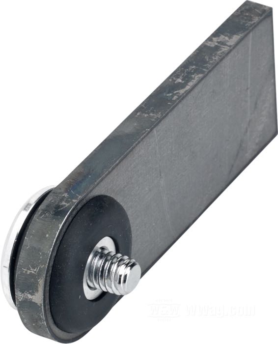 Supporto di Lowbrow Customs; per Serbatoio di benzina; acciaio / gomma, con bussole d’alluminio; lunghezza: 7.5 cm; spessore: 1/4 ”; U.S.A.; peso lordo: 145 g