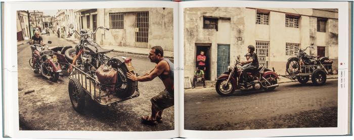 Book »¡Más Revoluciones!« by Wrecking Crew; paper; width x height: 30 x 23.5 cm; hardcover; color; 51 pages; German; ISBN: 9783000458057; gross weight: 914 g