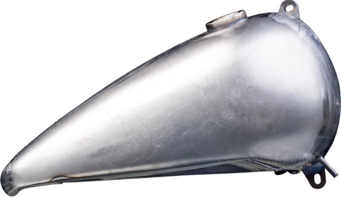 Serbatoio di benzina »WR Style« di Cannonball; atto per Panheads 1948-1965 con cambio a mano/ consolla del cambio; acciaio; volume: 9 l; tappo necessario: chiusura a baionetta 1955-1982; rubinetto necessario: 3/8” NPT; Europa; peso lordo: 5.33 kg