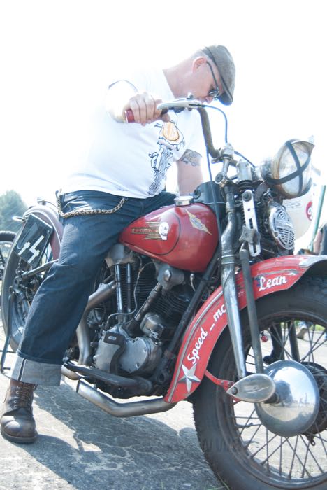 Risers »Flanders Dog Bone« by Cannonball; cast iron, chrome-plated; for handlebar Ø: 1 ”; measures according to drawing: H-mounting height = 64 mm, T-total height = 122 mm, P-pullback = 40 mm; gross weight: 1.51 kg