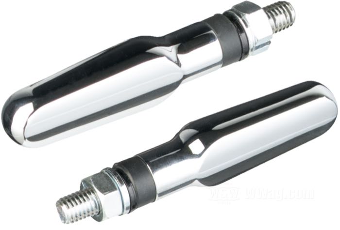 Pareja de intermitentes »D-Light« de Daytona; aluminio macizo / acero, cromado; L x A x F: 69 x 19.5 x 16 mm; tipo de bombilla: LED; lente: ahumado; rosca: M8; 12 V; 5 W; posición: delantero o trasero; con protector de sobretensión; homologado E9; peso bruto: 213 g