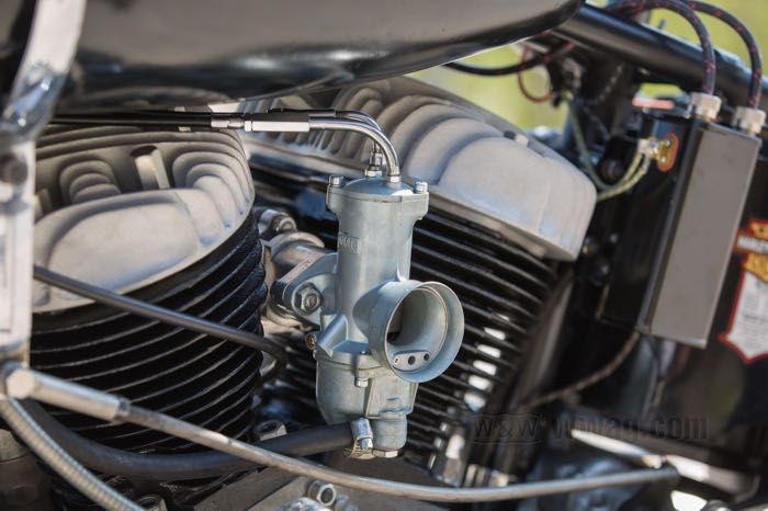 Adapter by Bates; for 32 mm AMAL carburetors → 3-Bolt Linkert manifold; fits Big Twin Sidevalves 1930-1948 and 1936-1939 Knucklehead; billet aluminum; length: 60 mm; with 2 studs; Germany; gross weight: 206 g