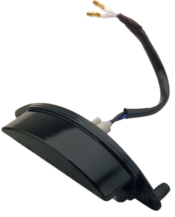 Illuminazione targa »Mezzaluna«; uscita del fascio a 45°; plastica, nero; L x A x P: 119 x 35 x 29 mm; tipo di lampadina: W5W; 12 V; basetta: W2.1x9.5d; omologato E3; peso lordo: 60 g