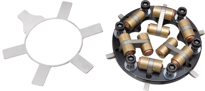 Piatto spingidischi frizione con assistenza per pesi centrifughi di T.P.P.; atto per Dyna 1998-2017 e Softail 1998-2017 (ecc. modelli CVO e SE 2013→), Touring 1998-2016 (ecc. modelli Low 2015-2016); acciaio / acciaio inox; sforzi d’esercizio ai comandi: -27%; pressione sui dischi sicura: 100 kg; Giappone; peso lordo: 486 g