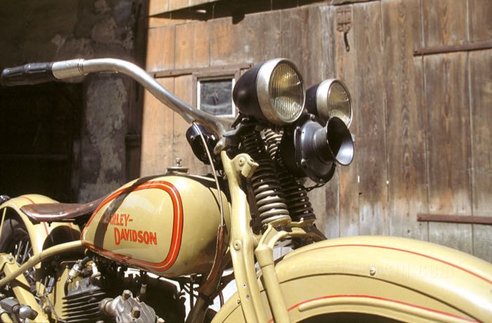 Clacson »Klaxon-11«; atto per modelli 1920-1928; acciaio, nero, verniciato; profondità: 10.5 cm; Ø 11 cm; 6 V; omologato E3; peso lordo: 620 g