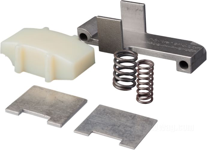 Tenditore catena primaria »M6« di Hayden Enterprises; atto per Softail e Touring 2007-2017, Dyna 2006-2017; acciaio / alluminio / nylon; con istruzioni d’installazione; peso lordo: 423 g