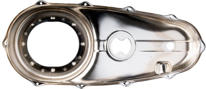 Äußerer Primärdeckel »Smooth«; passend für Big Twin 1955-1964; Stahlblech, verchromt; Höhe Motorritzelglocke außen (A): 66 mm; Höhe Kupplungsglocke innen (B): 75 mm; Höhe Kupplungsglocke außen (C): 79 mm; ersetzt OEM HD 60505-55; Bruttogewicht: 1.85 kg