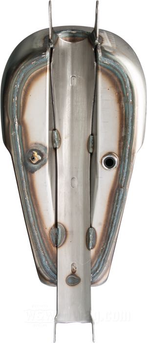 Serbatoio di benzina »Marlin«; atto per Sportster 2004-2006; acciaio; volume: 12.2 l; tappo necessario: 1 x ventilato / screw-in 1.75” 4 TPI; rubinetto necessario: M22 x 1; rubinetto necessario: M22 x 1; peso lordo: 6.06 kg