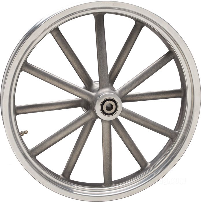 Roue avant »MAG-12« de Cannonball; alu coulé, poli au tonneau; moyeu avant adapté, type FX/XL 2000-2007 SF; Ø collier centrage: 50 mm; flanc unique, filets de 5/16”-18; 2.5x19 ”; Ø de l'axe: 3/4 ”; valve en métal centrale; certifié, homologué JWL (JASO); Allemagne; poids brut: 8.42 kg
