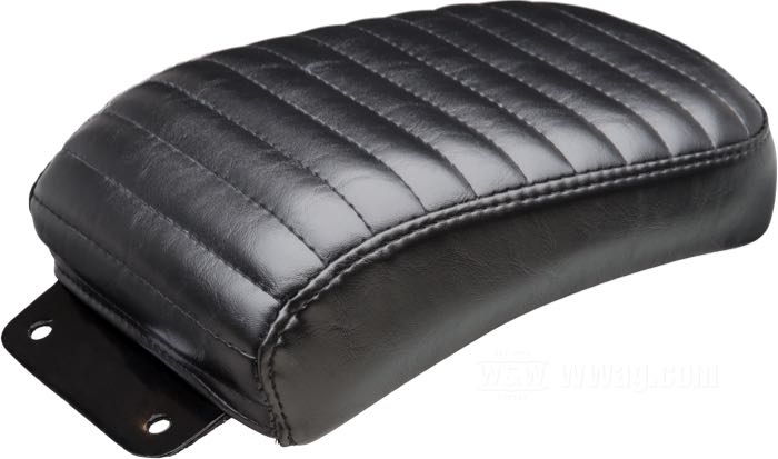 P-Pad »Bare Bones Pleated« by Le Pera; fits FXST 1984-1999 (130mm rear tire); synthetic leather, black, height front: 7 cm / height rear: 5 cm; length x width: 31 x 18 cm; USA; gross weight: 1.32 kg