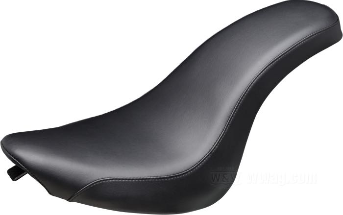 Selle biplace »Cobra Standard« de Le Pera; adaptable à FXST 2006→ (200 mm pneu arrière), FLSTF 2007→, FLSTSB  2008→; simili cuir, noir, lisse; longueur x largeur: 76 x 30 cm; USA; poids brut: 5.34 kg