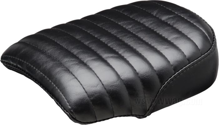P-Pad »Pleated« von Le Pera; für Le Pera Bare Bones & Silhouette Solositze; passend für Sportster 2007-2009; Kunstleder, schwarz; L x B x H: 31 x 18.5 x 6.5 cm; USA; Bruttogewicht: 920 g