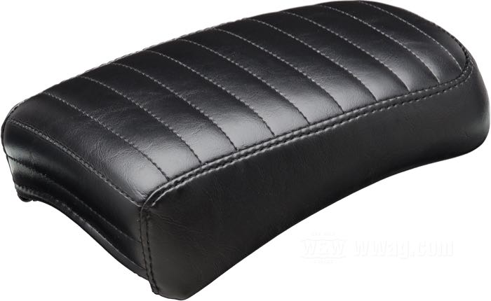 P-Pad »Bare Bones Pleated« von Le Pera; passend für Sportster 1982-2003; Kunstleder, schwarz; L x B x H: 31 x 18.5 x 6.5 cm; USA; Bruttogewicht: 1.03 kg