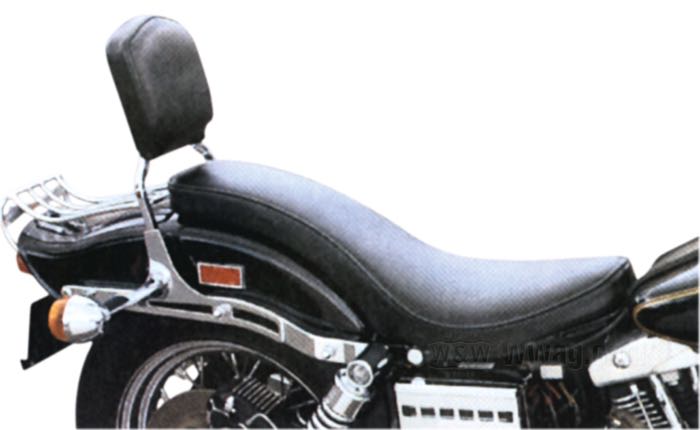 Sella biposto »Cobra Standard« di Le Pera; atto per FL(H) 1965-1984, FX 1971-1986; similpelle, nero; lunghezza x larghezza: 730 x 250 mm; U.S.A.; peso lordo: 3.3 kg