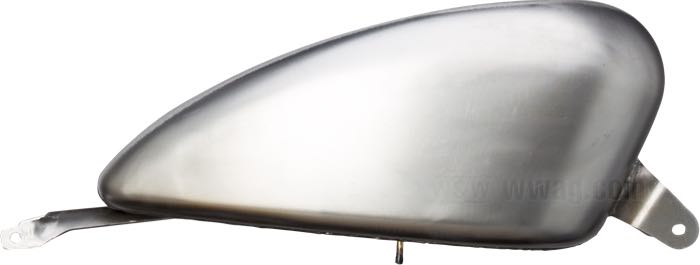 Gas tank »King«; fits Sportster 2004-2006; steel, bare; volume: 12.5 l; required gas cap: 1 x vented / screw-in 1983→; required petcock: M22 x 1; required petcock: M22 x 1; gross weight: 5.97 kg