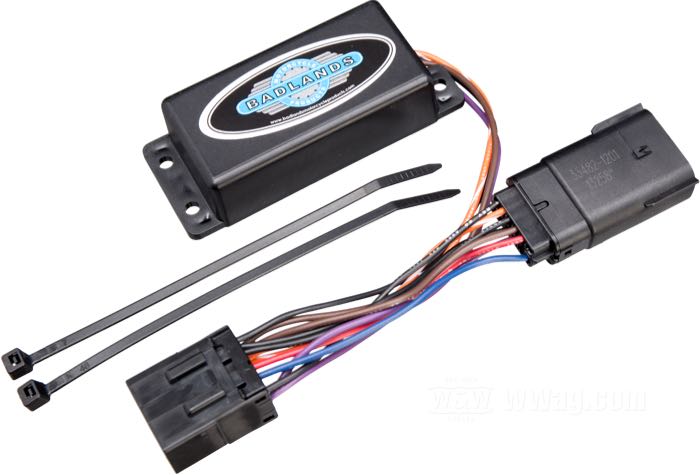 Compensador de potencia eléctrica »III« de Badlands; apropiado para Softail Rocker FXCW 2008→; 12 V; 3…90 W; EE. UU.; peso bruto: 155 g
