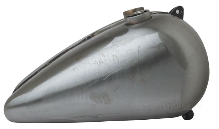 Gas tank »5 gal«; fits 4-speed Big Twin frames →1984; steel; volume: 19 l; required gas cap: cam-style 1955-1982; required petcock: M22 x 1; replaces OEM HD 61229-79; gross weight: 7.54 kg