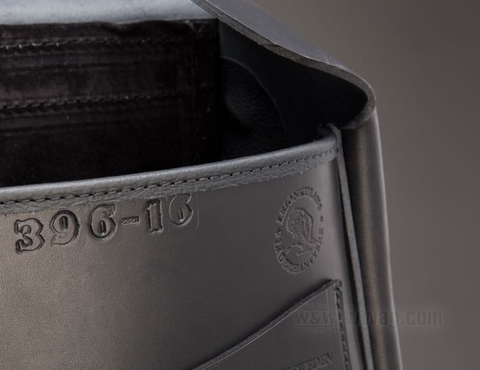 Satteltasche »Superbrollan« von Lejonkulan; passend für Sportster Modelle; Rindleder, schwarz; B x H x T: 34 x 36 x 16 cm; Volumen: 17.5 l; Schweden; Bruttogewicht: 3.3 kg