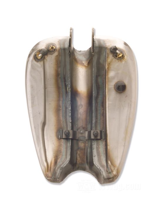 Réservoir d'essence; adaptable à Softail 1984-1999; tôle d'acier, une partie; volume: 16 l; bouchon nécessaire: screw-in 1983→ / 1 x non aéré / 1 x aéré; robinet nécessaire: M22 x 1; poids brut: 8 kg