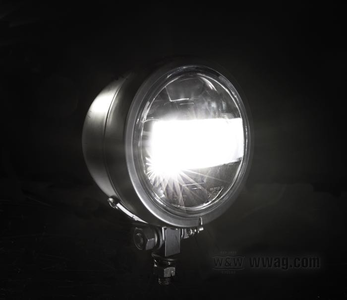 Zusatzscheinwerfer komplett von SpeedFire; Stahl, schwarz; Länge: 111 mm; Ø 119 mm; für Scheinwerfereinsatz (Ø): 4-1/2”; Glühlampen-Typ: LED; 12 V; 17 W; mit getöntem LED Lampeneinsatz; mit Montageblock; Bruttogewicht: 1.6 kg