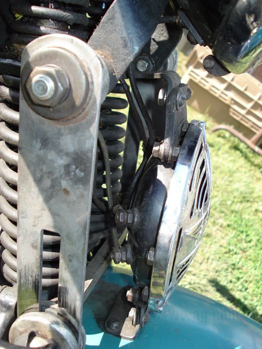 Piastrina distribuzione cavi; atto per 61 cui/1000 cc 1936, 45 cui/ 750 cc e Big Twin 1937-1941; gomma, 83 mm; rimpiazza OEM HD 4858-36A e 69132-36; peso lordo: 20 g