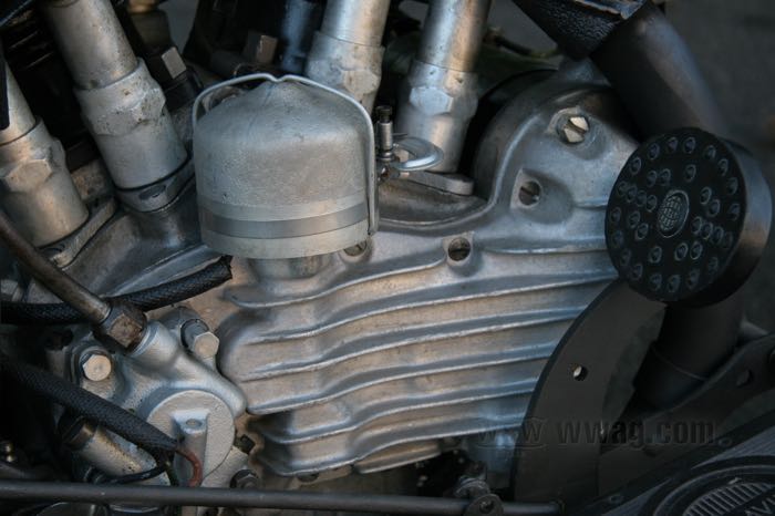 Halter von Samwel Supplies; passend für Flathead 1937-1946; Stahl, verchromt; ersetzt OEM HD 1627-37 und 32735-37; Europa; Bruttogewicht: 33.2 g