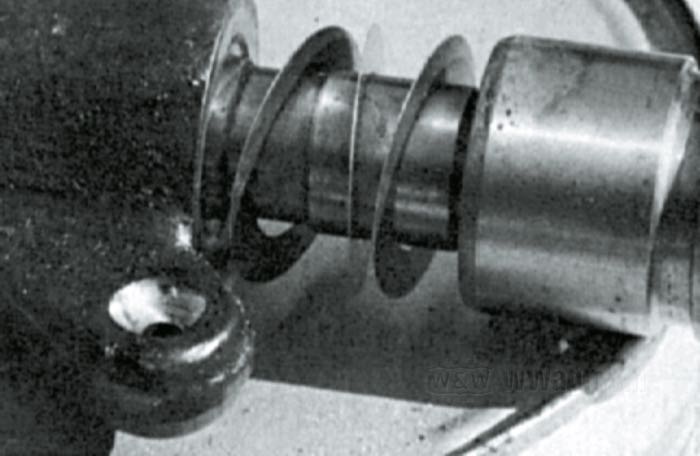 Shim; for Rocker arm; fits Shovelhead 1966-1985; steel; ID x OD: 14.1 x 23.4 mm, 0.13 mm thick	; gross weight: 10 g
